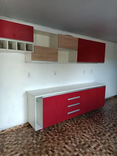 Alugo casa bem espaçosa 