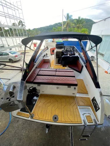 LANCHA / BARCO 26 PÉS 2024 | MERCURY 250 HP | APENAS 38 HORAS