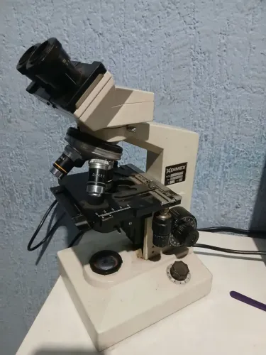 Microscópio DIMEX