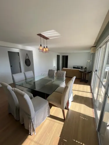 Apartamento - Pinheiros - 3 Dormitórios - 120m².