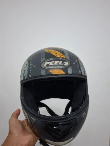 Capacete usado