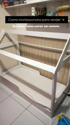 Cama montessoriana infantil