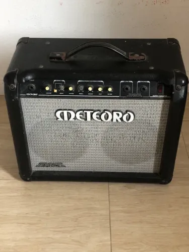 Amplificador Meteoro - 110/220V