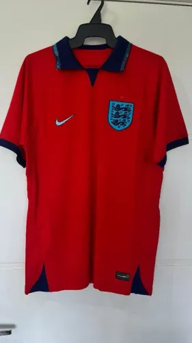 Camisa da Inglaterra vermelha Copa do Mundo 2022 - tam. G