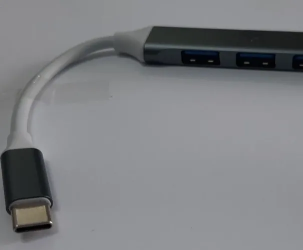 Hub Type-C 4 portas - 3.0 Gbps de transferência , plug-and-play