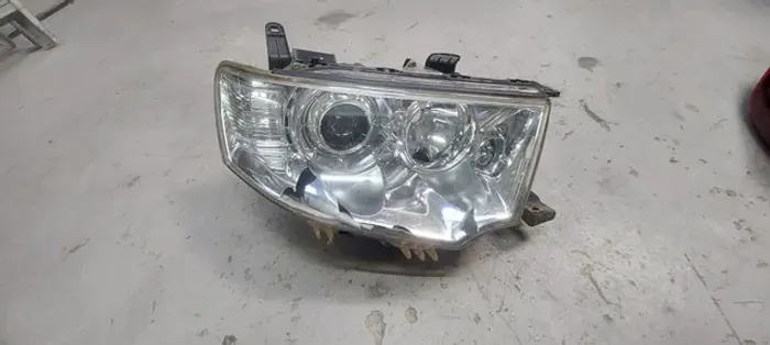 Farol direito Mitsubishi triton dakar 2014 à 2018