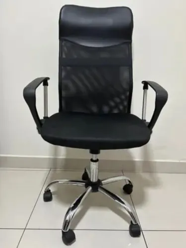 Cadeira de escritório presidente preta