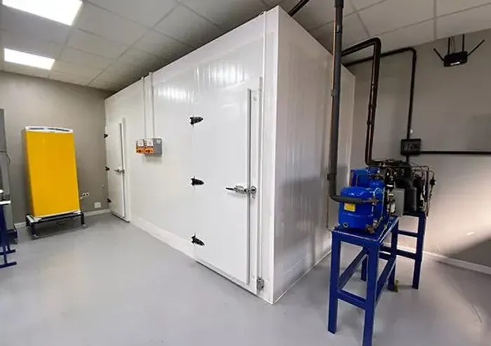 ASSISTÊNCIA TÉCNICA PRA CAMARA  FRIGORÍFICA