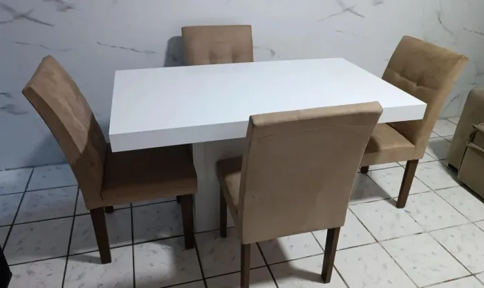 Mesa de Jantar Branca 4 Cadeiras