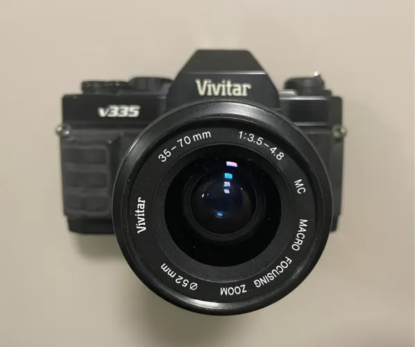 Câmera analógica vivitar v335