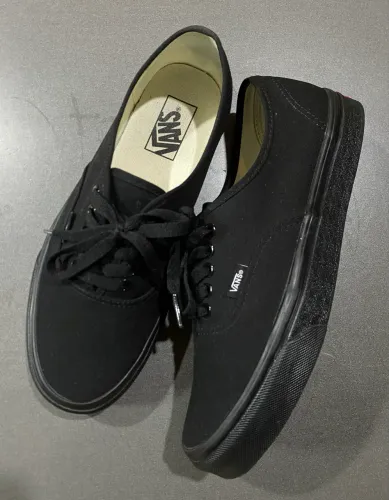 Tênis vans authentic