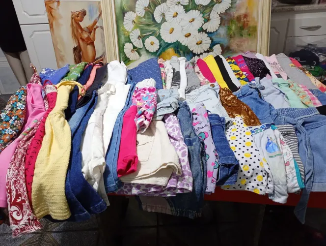 Roupa infantil tamanho 6.8.10. Lote com 53 peça