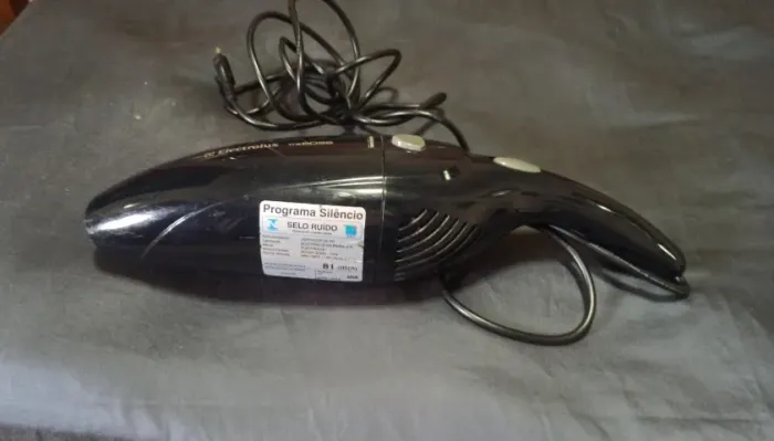 Aspirador de Pó Portátil Electrolux 100W Modelo The Boss Semi Novo Preto 150