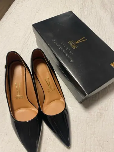 Scarpin Vizzano 37 Bico Fino Salto Médio Verniz - Preto