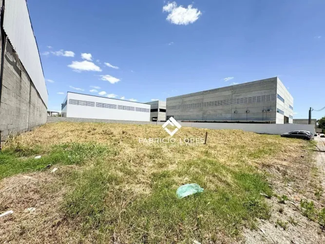 LOTE PARA GALPÃO INDUSTRIAL em condomínio fechado com localização privilegiada