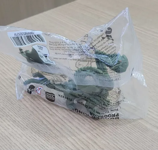 Boneco Lacrado Vômito e Arroto Da Coleção Como Treina Seu Dragao - Burger King