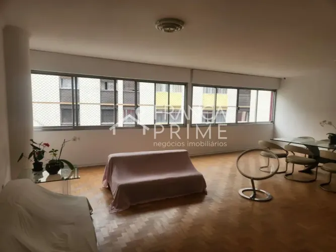 Condomínio Helena Arluzia com 240m² de área privativa, próximo a Avenida Paulista.