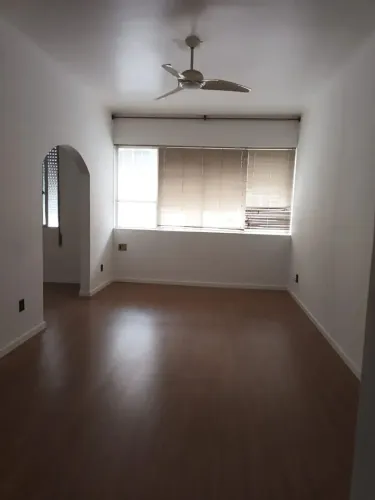 Ótimo apartamento para locação na Rua Cinco de Julho com 80m² em Copacabana