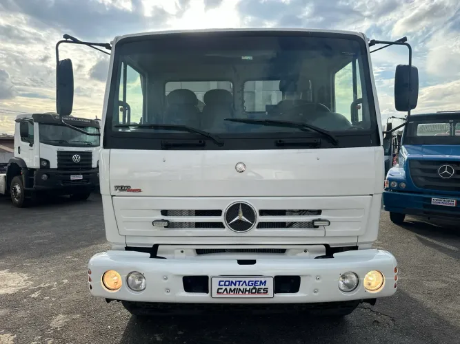 Mb 2726 2012 caçamba basculante traçado 6x4 único dono