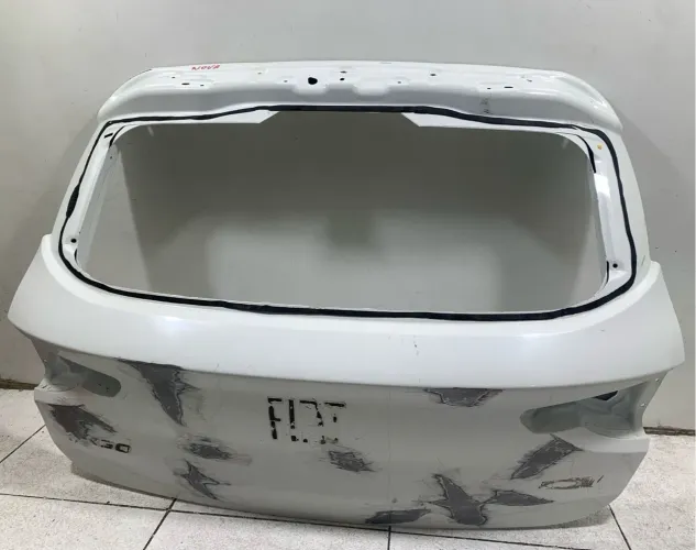 Tampa traseira Fiat argo 2018/2025