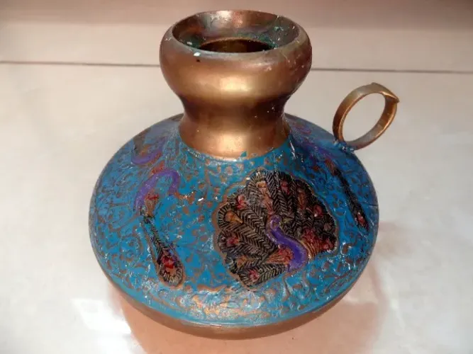 Castiçal antigo em latão ou bronze, figura de pavão