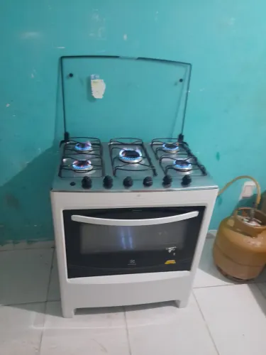 Fogão Electrolux 5 bocas com forno