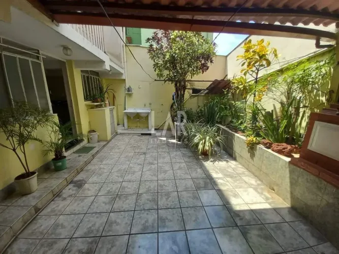 Casa Geminada à venda, 3 quartos, 1 suíte, 3 vagas, Santa Mônica - Belo Horizonte/MG