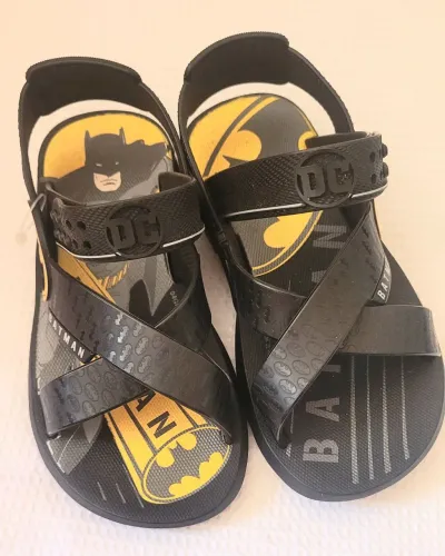 Sandálias Batman Infantil + escudo
