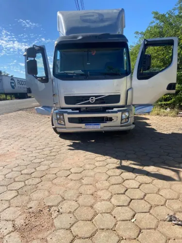 VOLVO VM330 4X2