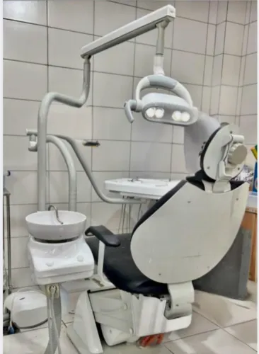 Cadeira Odontológica Gnatus, compressor DabiAtlante e autoclave Cristofolli