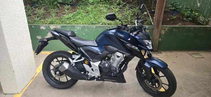 HONDA CB300F TWISTER 2025 - ZERO, ÚNICO DONO, APENAS 400 KM!