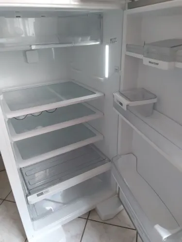 Geladeira Brastemp 375 litros nova!