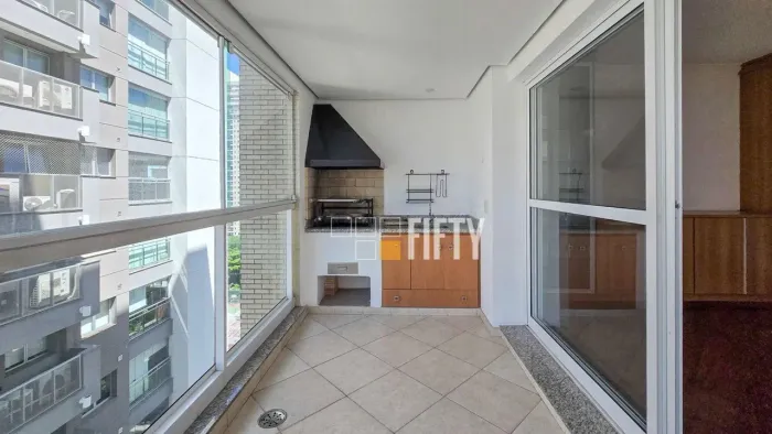 Apartamento à venda ou locação, com 155m², 3 suítes, varanda com churrasqueira, 3 vagas e 