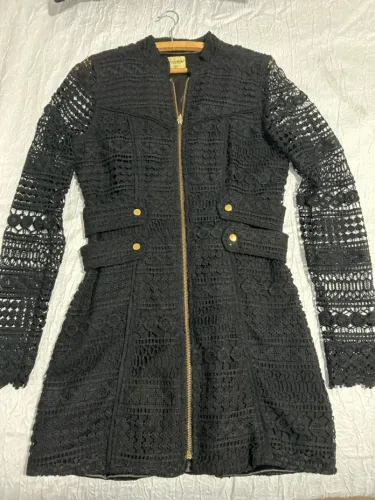 Vestido sobretudo em Renda Preta Elegante /Mondabele 