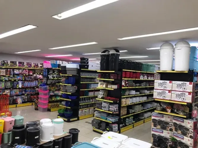 Expositores e Balcões para Loja de Cosméticos
