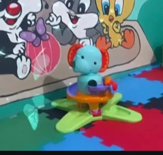 Brinquedo Infantil Elefante Musical