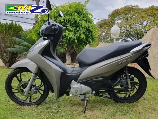Honda Biz 125 2024 Prata com 900 km