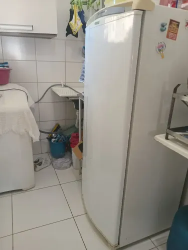 VENDO excelente Geladeira Frosfree Consul Silenciosa ,Econômica & Gela muito, R$ 1.000,00 