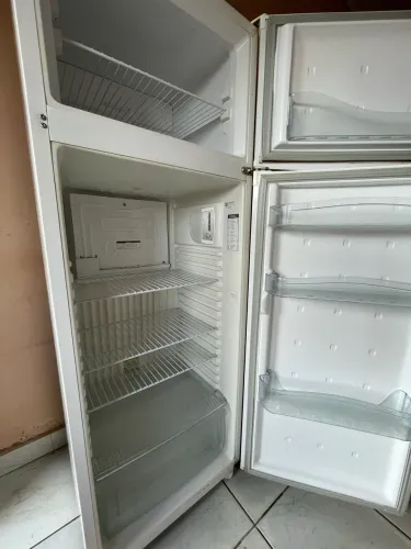 Geladeira Frost free de duas portas