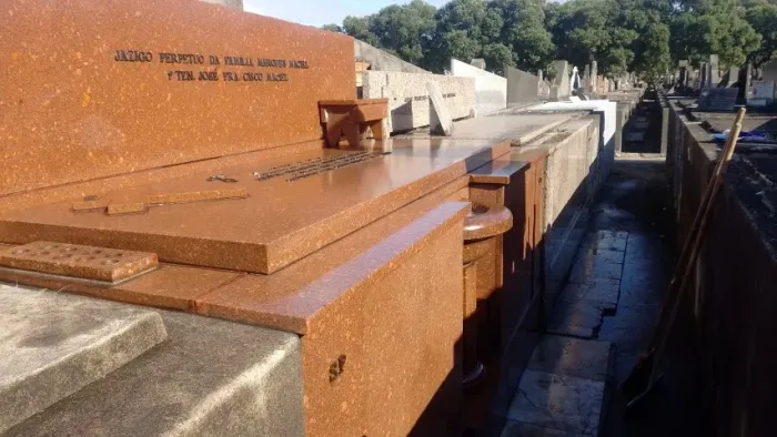 Jazigo Perpétuo Cemitério Do Caju RJ