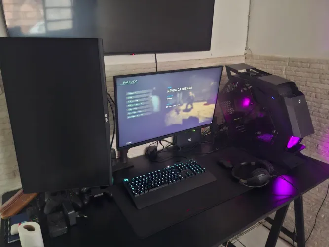 PC GAMER COMPLETO 2 MONIT. 2 GABINETES RETIRAR NO LOCAL. NÃO ENTREGO