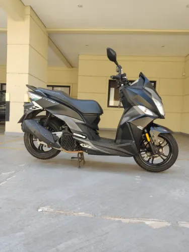Vende-se essa linda moto cruysin 150 só pega e andar.