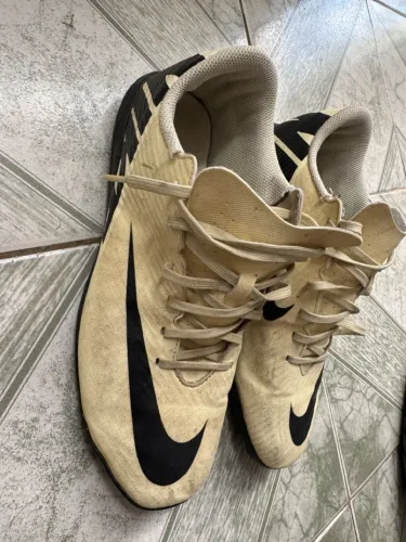 Chuteira Nike Society
