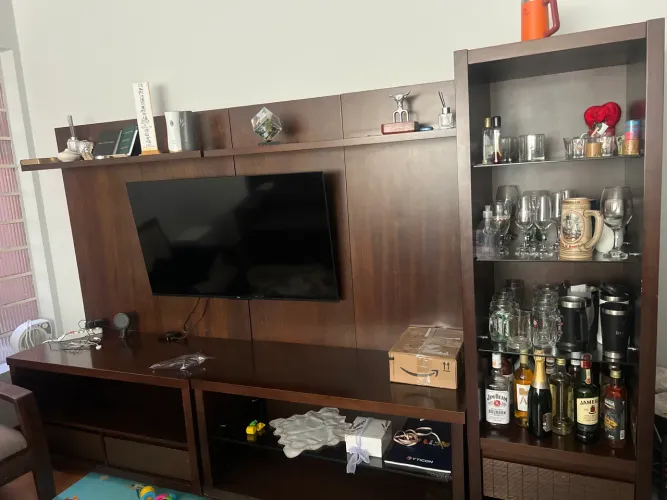 Madeira maciça Painel com cristaleira e rack