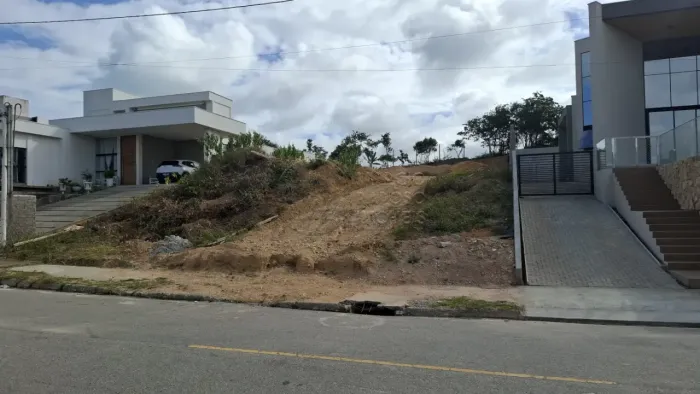 Terreno Plano com 640m² à venda no Condomínio Green Park