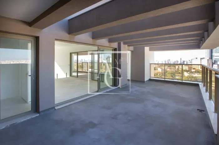 Cobertura duplex de 691 em pinheiros