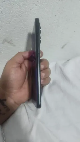 Celular para vender celular muito bom e novo único dono caixa e nota fiscal