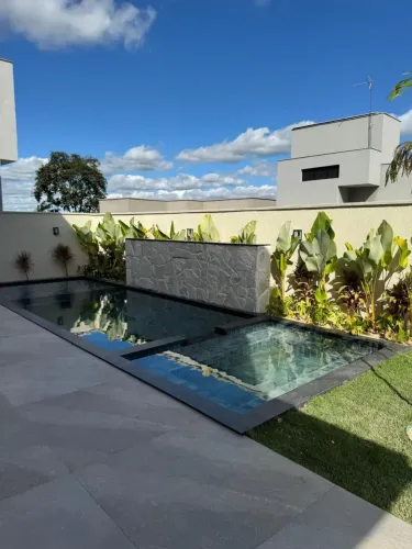 Casa com elevador privativo
