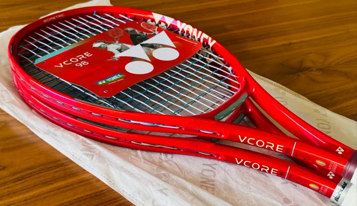 Par de Yonex Vcore 98 L2 305g impecaveis!