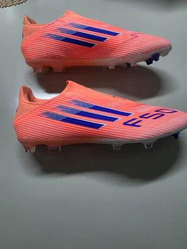 Chuteira Adidas F50 tamanho 40/41